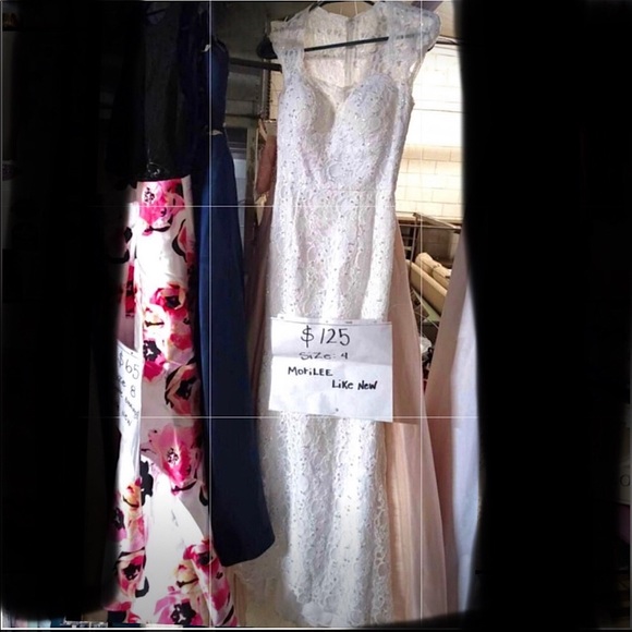 Dresses & Skirts - Removable sash Morilee Madeleine Gardner Wedding Dress